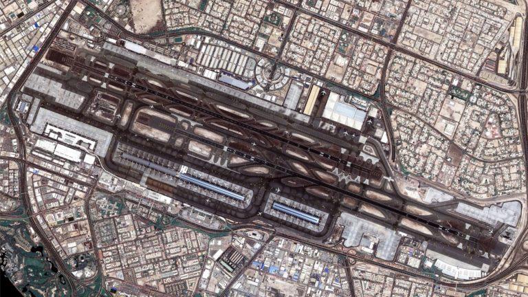 La fotografía más grande llega desde Dubái: el aeropuerto internacional (DXB) visto desde el espacio