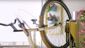 [Video] El original sistema para guardar la bicicleta en la casa: Parkis. ¿Cuánto cuesta?