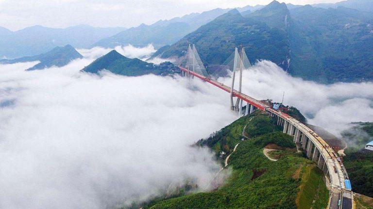 [Video] China inauguró el puente más alto del mundo