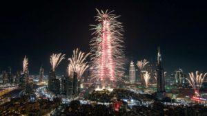 Dubái recibió 2017 con un espectacular show de fuegos artificiales