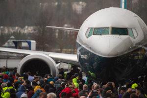 Boeing presentó el primer 737 MAX 9