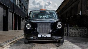 Los nuevos taxis negros de Londres serán eléctricos desde este año