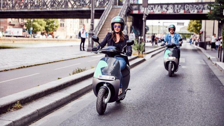 París presenta 600 nuevos scooters eléctricos (ideales para turistas)