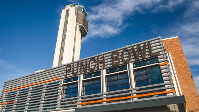 Convierten a una torre de control de aeropuerto en un restaurante