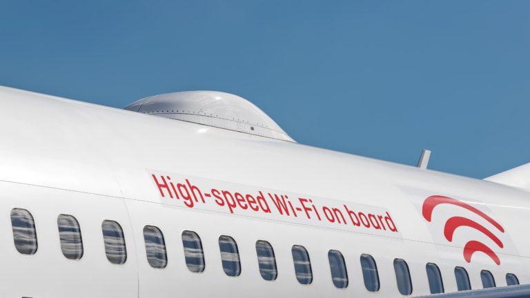 Wi-Fi en los aviones será cada vez más rápido