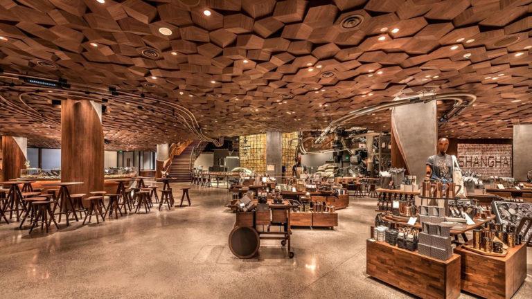 Starbucks abre su cafetería más grande del mundo