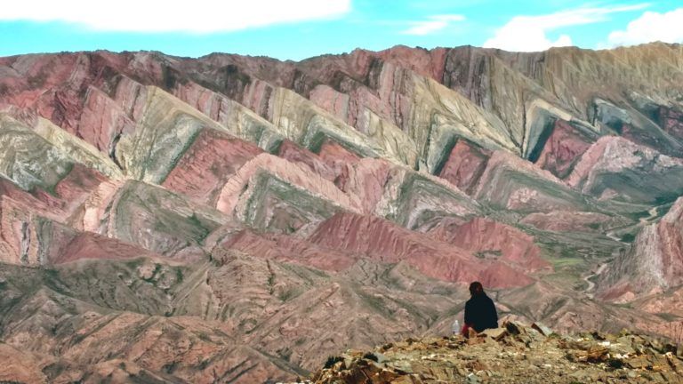 Así es el cerro de 14 colores en la Quebrada de Humahuaca: imágenes