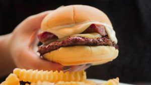 Shake Shack, la hamburguesa más famosa de Nueva York, llega a Latinoamérica
