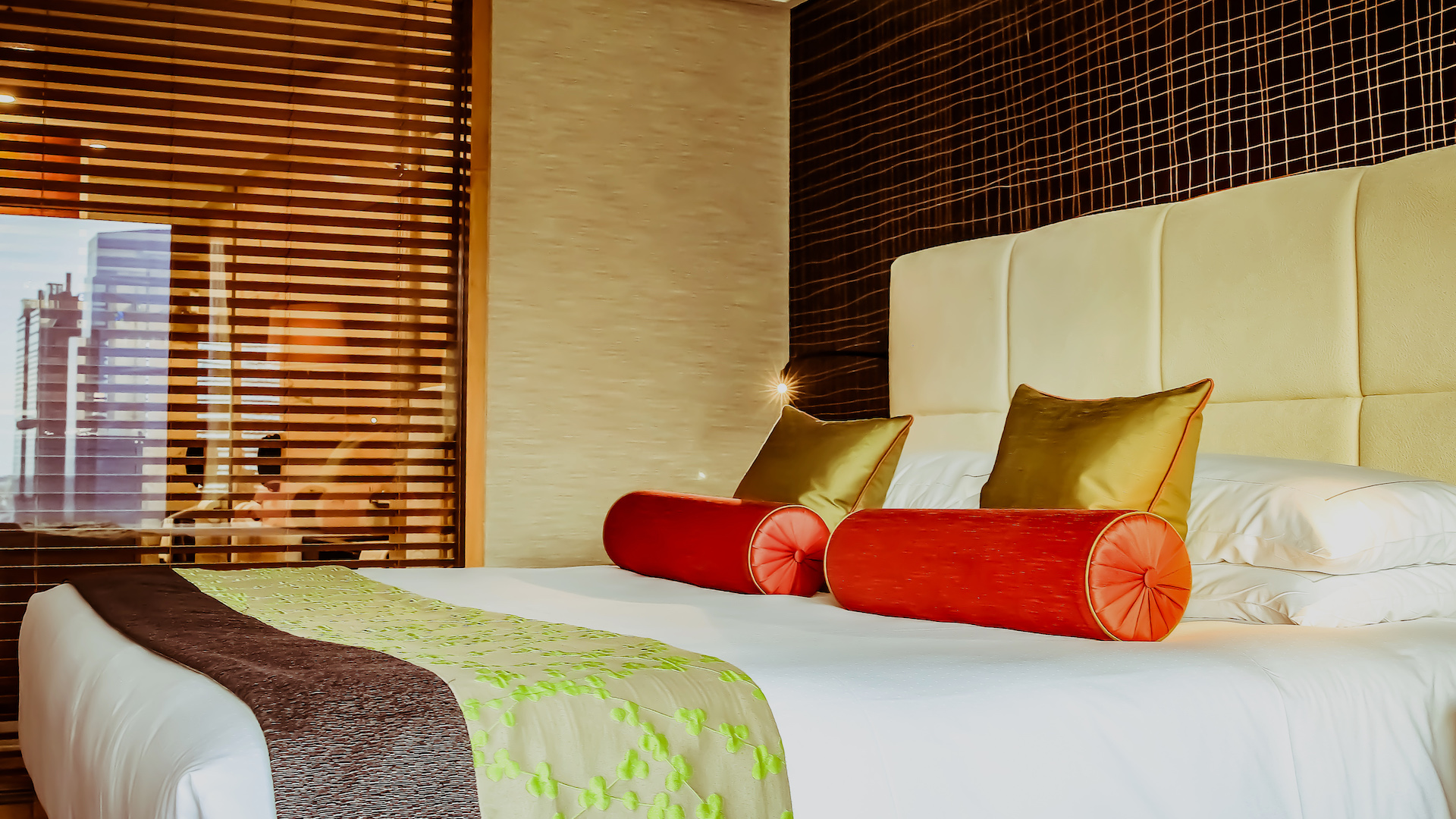 El hotel Mandarin Oriental Singapur está ubicado frente a los principales atractivos para conocer en un viaje por el país