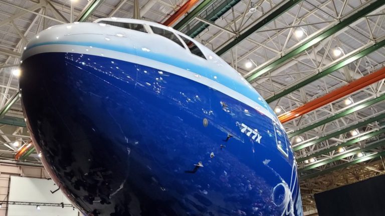 Este es el nuevo Boeing 777X: el avión de pasajeros más largo del mundo