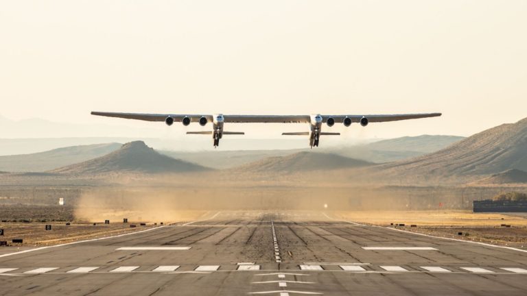 Este es el avión más grande del mundo: Stratolaunch