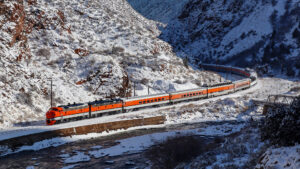 Los diez trenes que circulan a mayor altura en el mundo