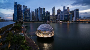 Así es la tienda flotante de Apple en Singapur: imágenes