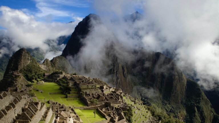 Siete países ya pueden viajar a Perú, pero con tests