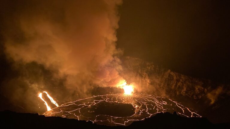 Cómo ver el volcán Kilauea haciendo erupción en Hawái