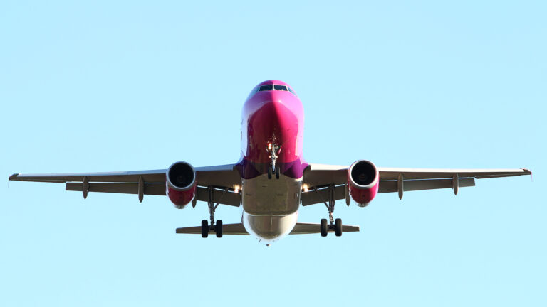 Volar a Estados Unidos: ahora pedirá test PCR negativo para los viajeros