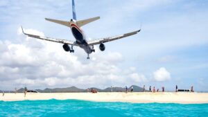 St. Maarten prohibió temporalmente a turistas de Latinoamérica