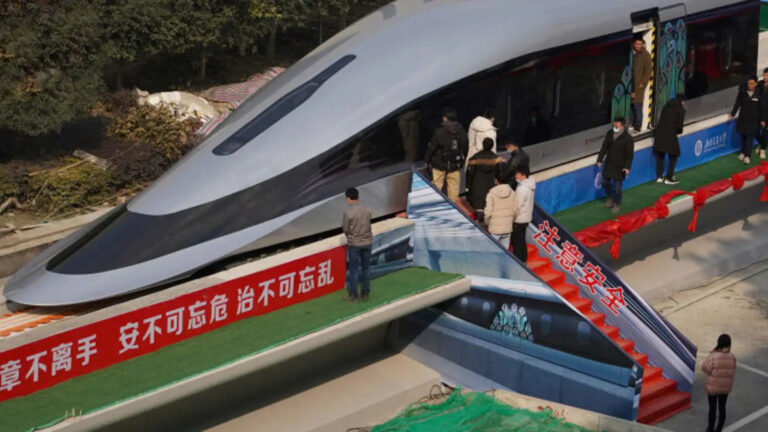 Este es el nuevo tren de alta velocidad de China: 620 km/h