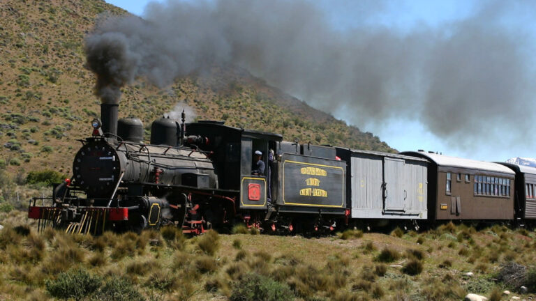 Vuelve el famoso tren La Trochita: horarios, fechas y precios