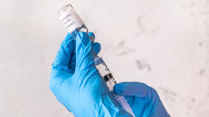 Cuál es la efectividad de la vacuna de Pfizer y cuáles los efectos secundarios