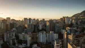 Las peores ciudades del mundo para vivir en 2021: una en Latinoamérica