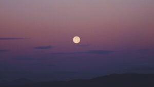 El 24 de junio llega la última superluna de 2021: Strawberry Moon