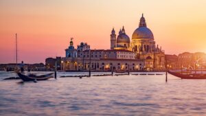 El gobierno de Italia confirmó la prohibición de cruceros en Venecia