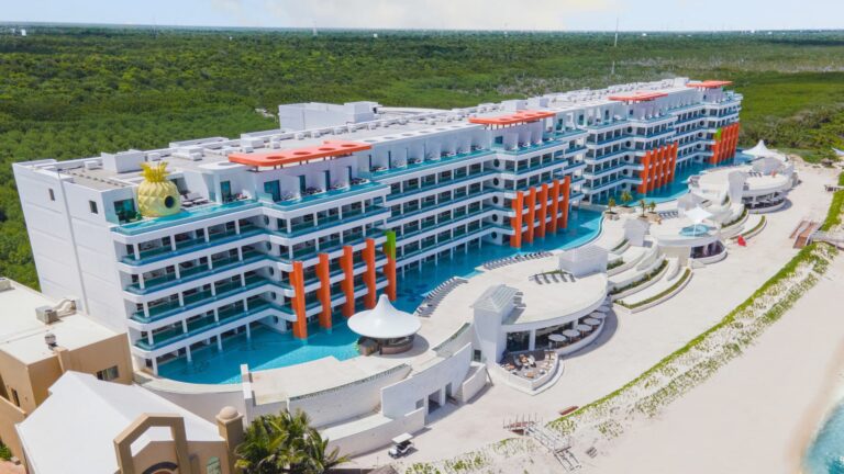 Lo nuevo para viajar a México: abrió el hotel Nickelodeon en Riviera Maya