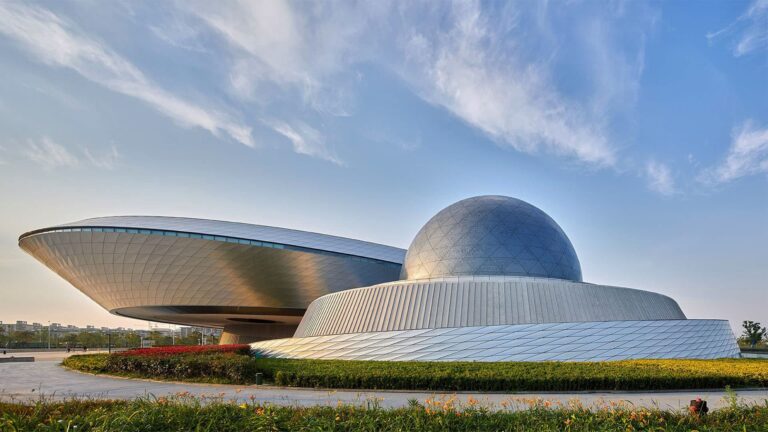 Este es el planetario y museo de astronomía más grande del mundo