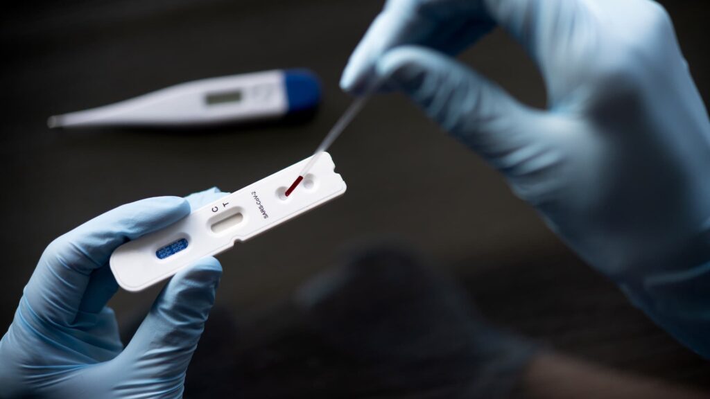 Dónde hacer un test PCR gratis en Estados Unidos CVS, Curative y más