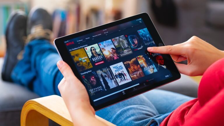 HBO Max vs. Netflix. ¿Cuál es mejor y a cuál suscribirse?