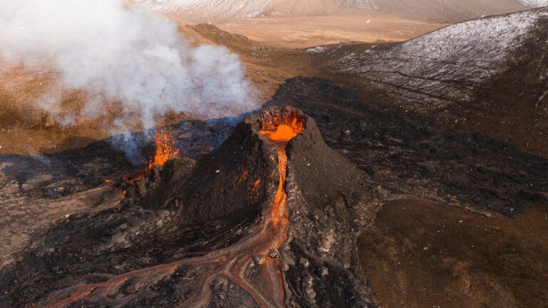 El volcán en Islandia con la erupción más larga en los últimos 60 años