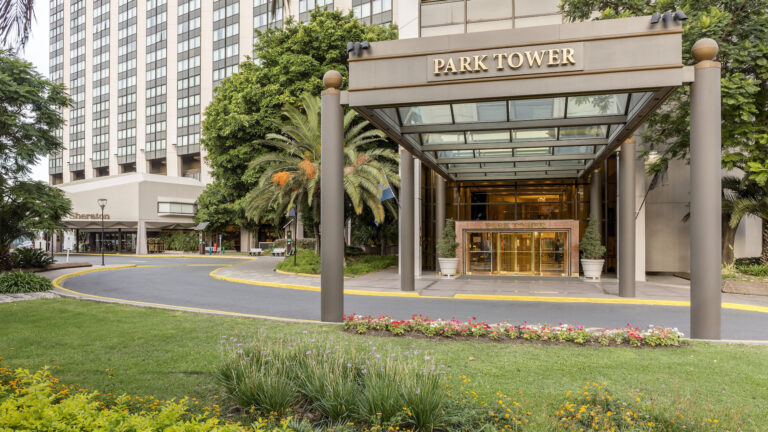 Reabrió el restaurante St. Regis del hotel Park Tower Buenos Aires