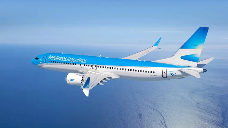 Vuelven los vuelos de Aerolíneas Argentinas entre Tucumán y Ezeiza