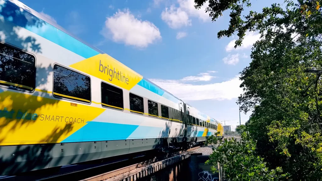 ¿Cómo será y cuándo inaugura el tren rápido Miami – Orlando?