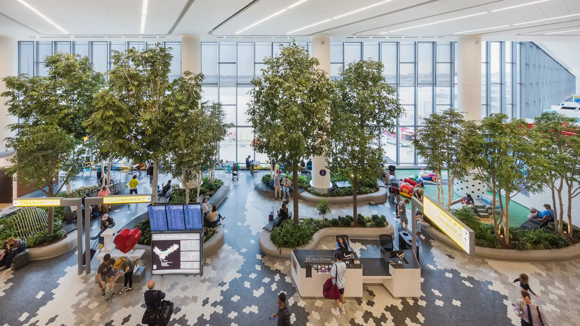 LaGuardia, el peor aeropuerto de Nueva York, ahora completamente renovado