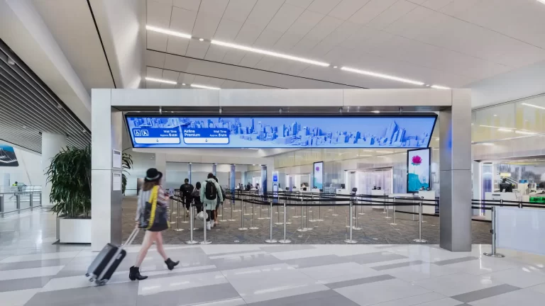 LaGuardia, el peor aeropuerto de Nueva York, ahora completamente renovado