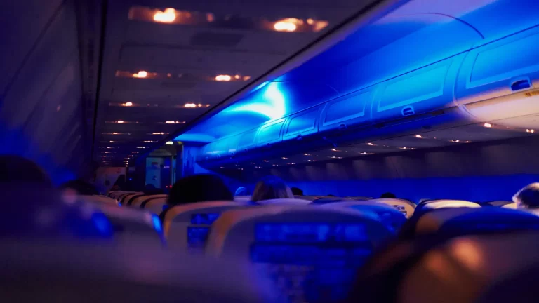 ¿Qué asiento de un avión es mejor? ¿Ventanilla, pasillo, adelante, atrás?