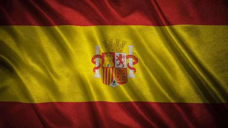 ¿Qué trámites hay que hacer para emigrar a España y trabajar legalmente?