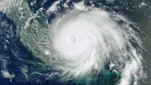 ¿Qué significa un huracán de categoría 4 y qué daños provoca?
