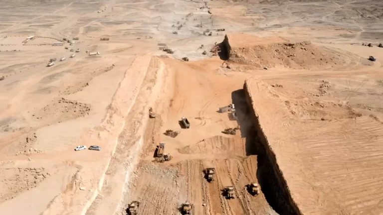 El video de construcción de The Line: la ciudad más futurista en Arabia Saudita