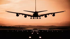 ¿Por qué hay combustible en las alas de los aviones?