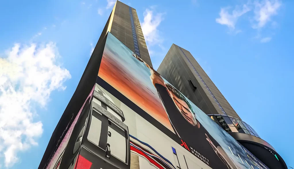 More than a hotel, a city in Times Square — Conocedores.com