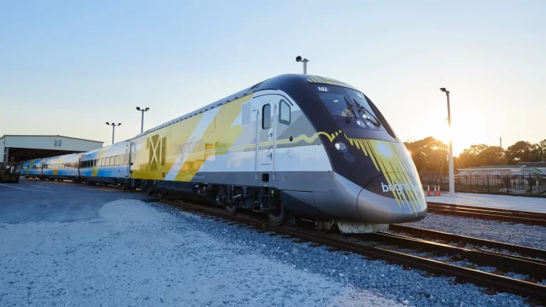 ¿A qué velocidad irá el nuevo tren rápido entre Miami y Orlando?