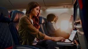 WiFi gratis en los aviones de Delta Airlines desde 2023