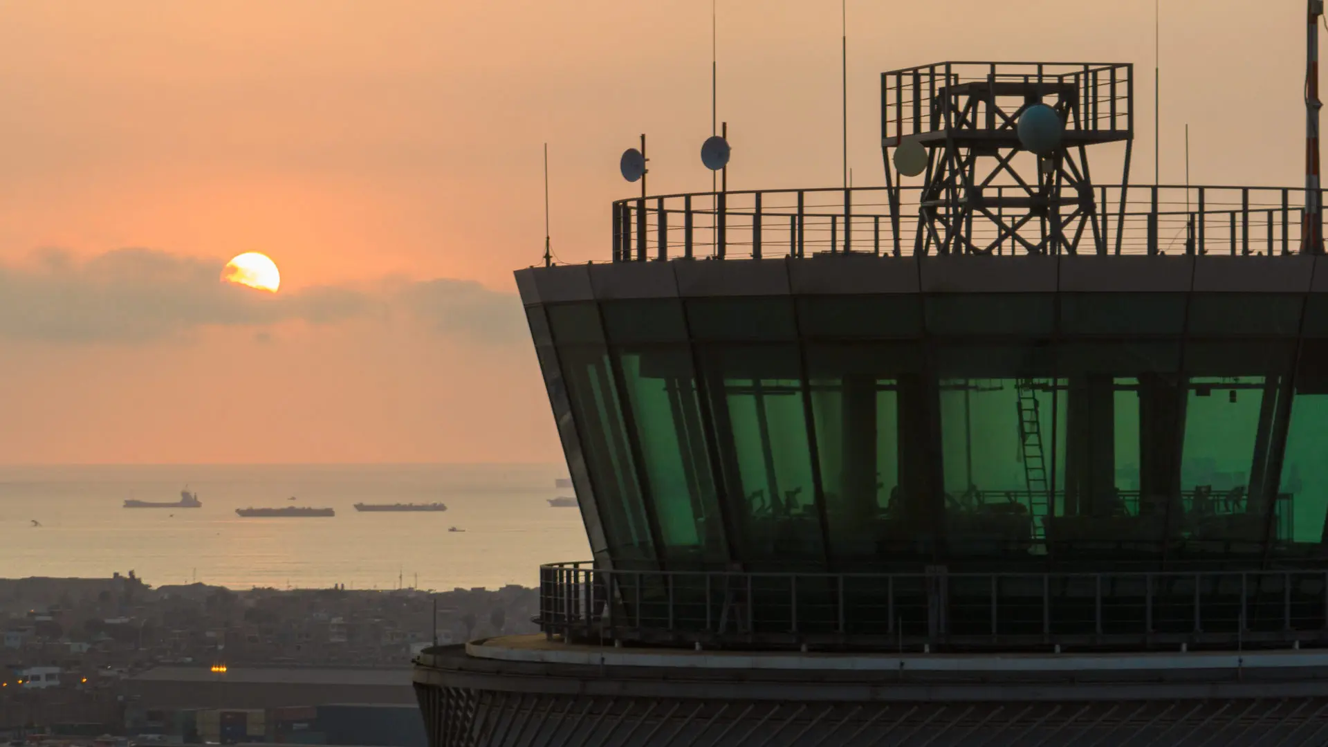 Así es la nueva torre de control del aeropuerto de Lima en Perú: imágenes