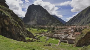 Qué destino visitar en Perú más allá de Machu Picchu: Ollantaytambo