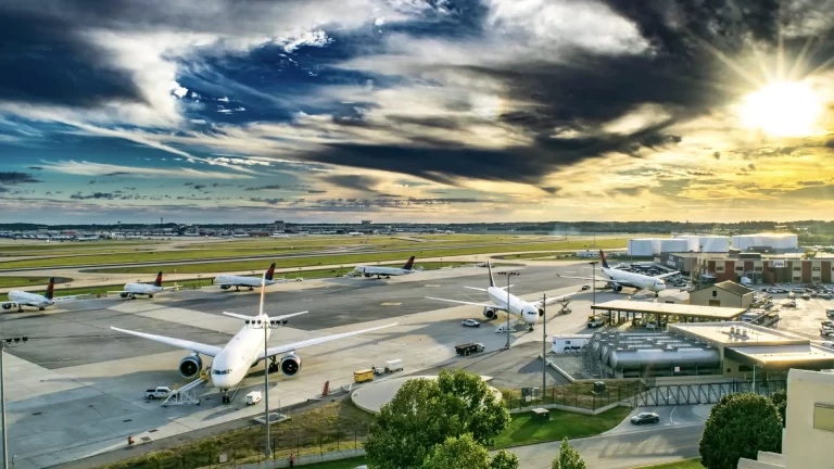 Los aeropuertos con más pasajeros en abril de 2023: Estados Unidos, líder