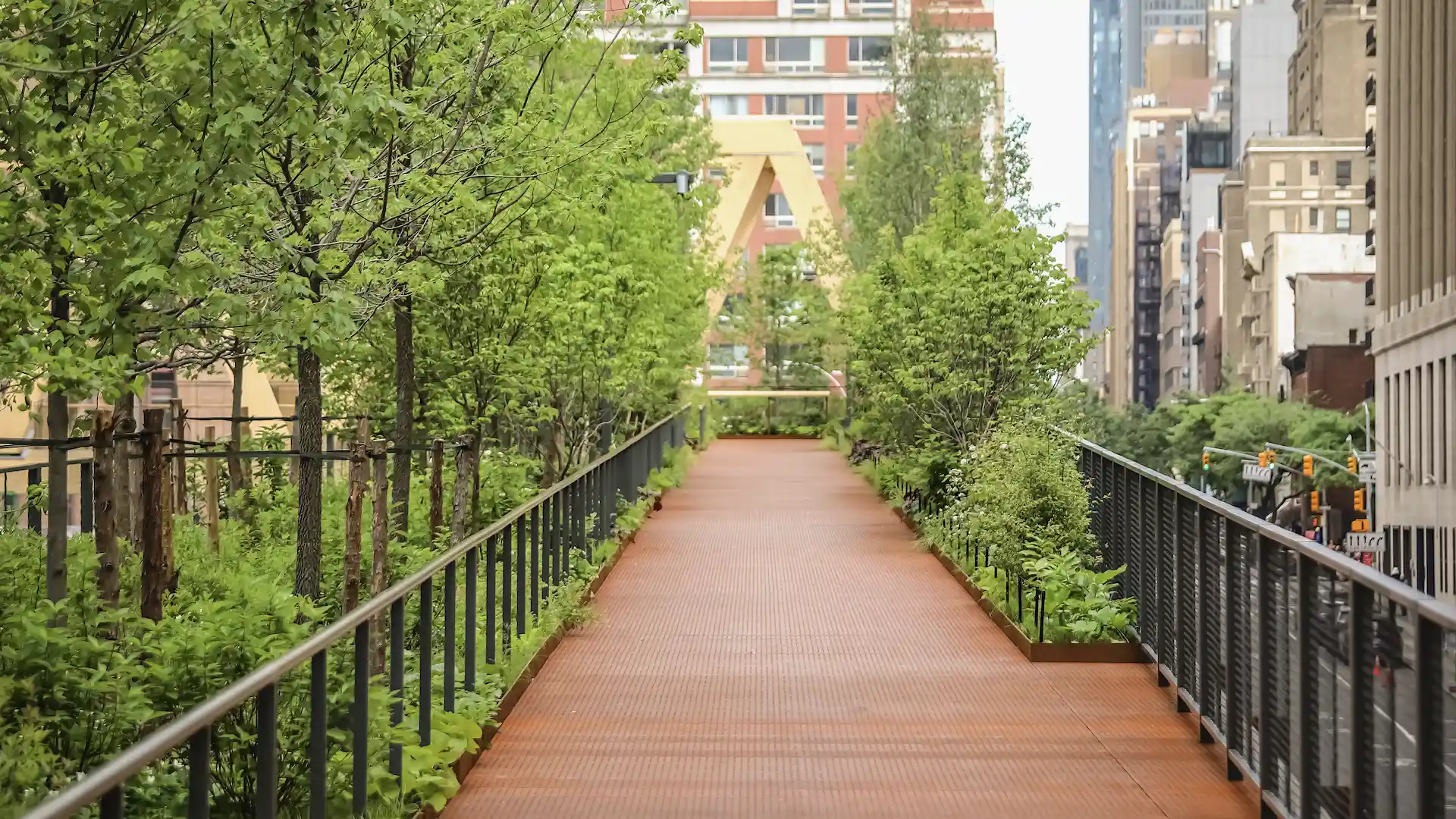 El puente verde que conecta High Line con Penn Station en Nueva York