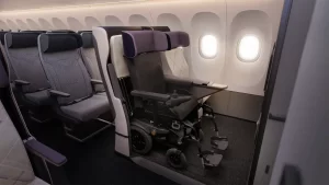 Delta estrena nuevos asientos plegables para sillas de ruedas